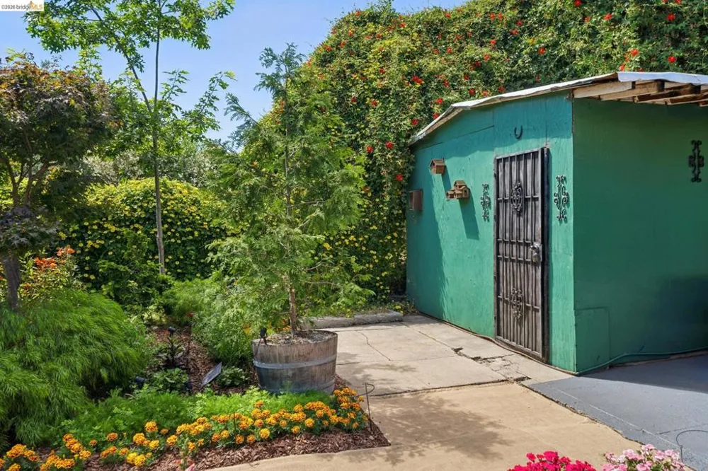 688 31St St Oakland, CA 94609
