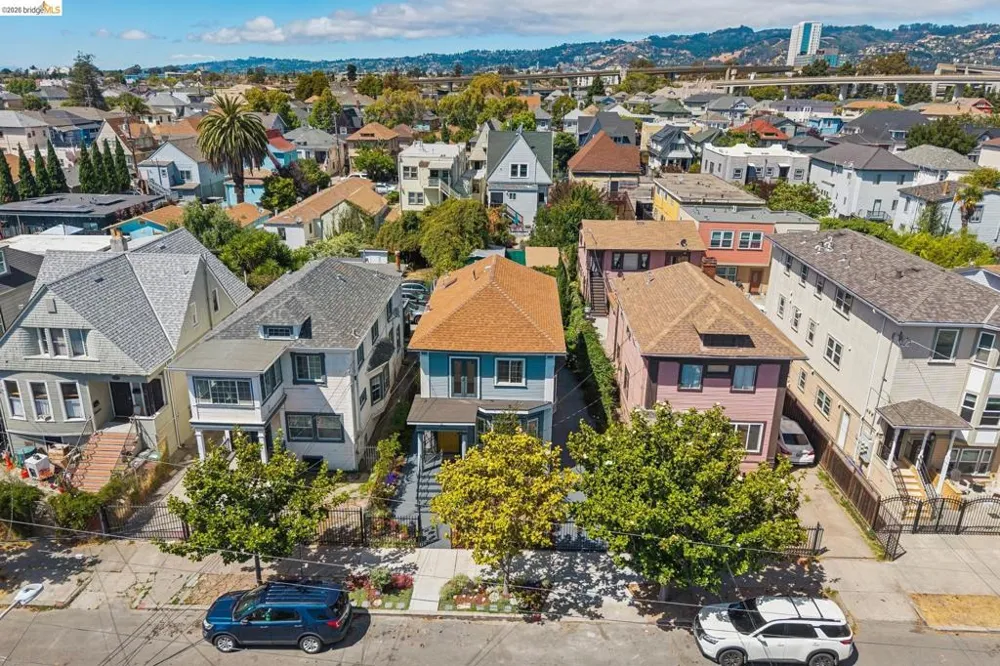 688 31St St Oakland, CA 94609