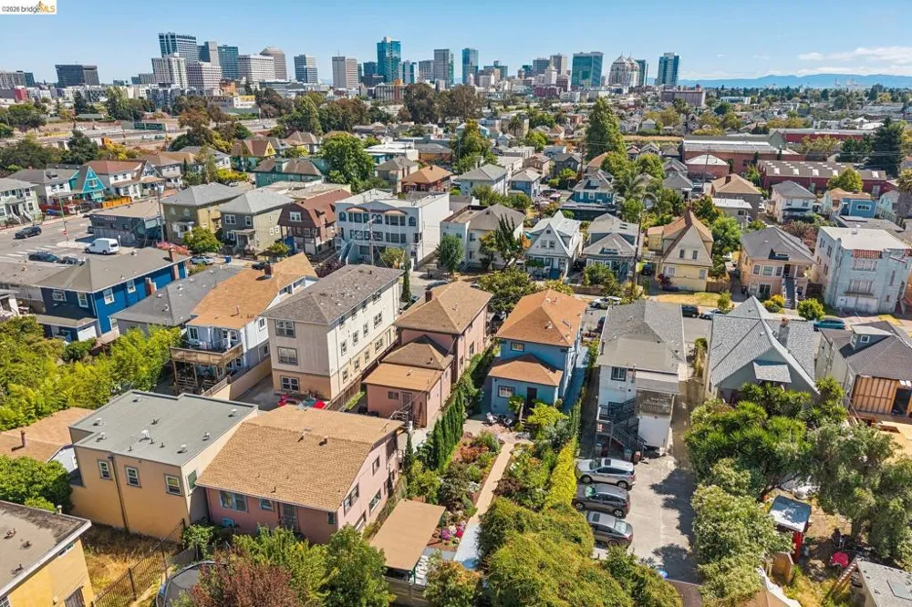 688 31St St Oakland, CA 94609