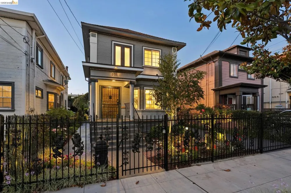 688 31St St Oakland, CA 94609