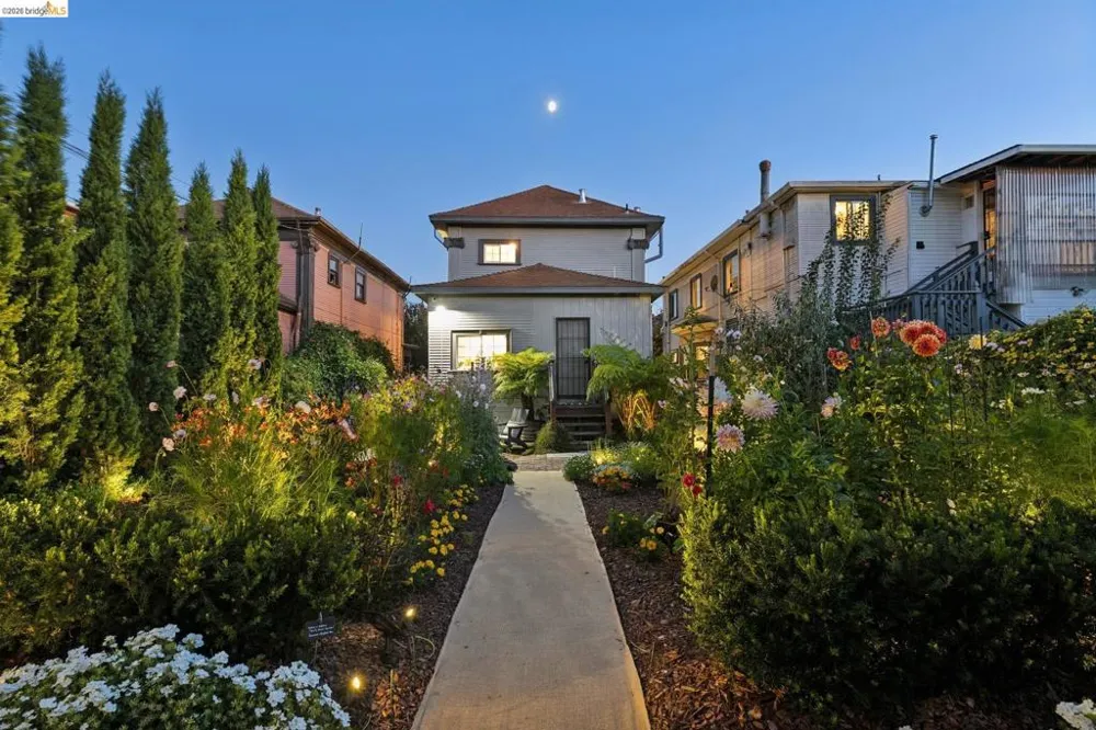 688 31St St Oakland, CA 94609