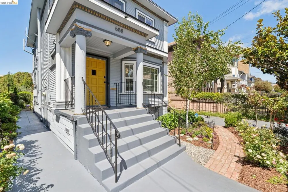 688 31St St Oakland, CA 94609