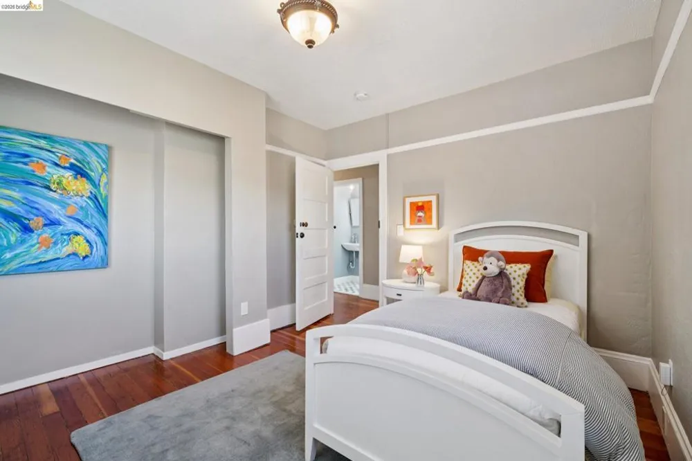 688 31St St Oakland, CA 94609
