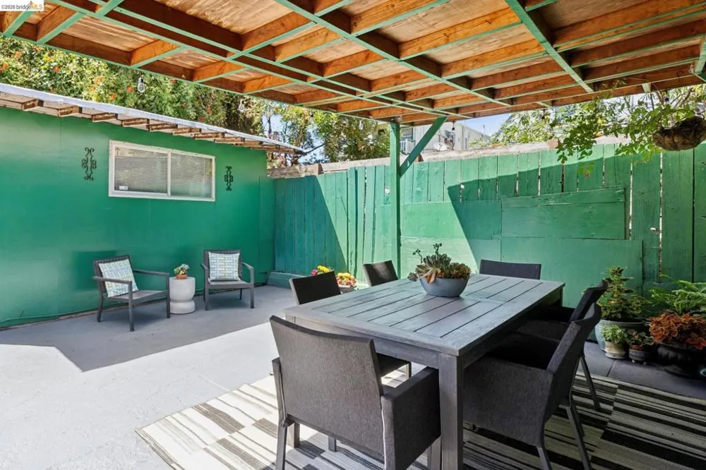 688 31St St Oakland, CA 94609