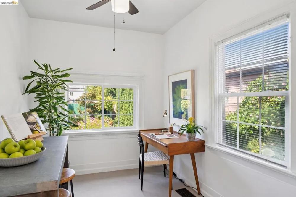 688 31St St Oakland, CA 94609