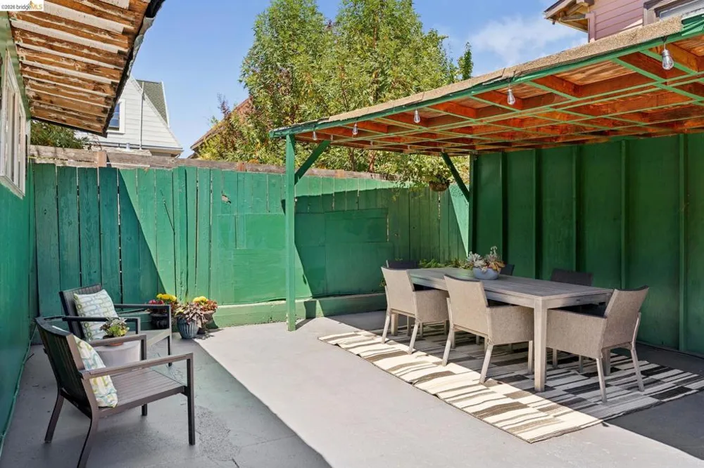 688 31St St Oakland, CA 94609