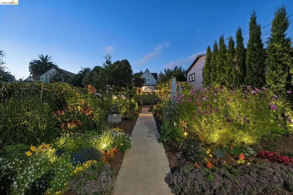 688 31St St Oakland, CA 94609