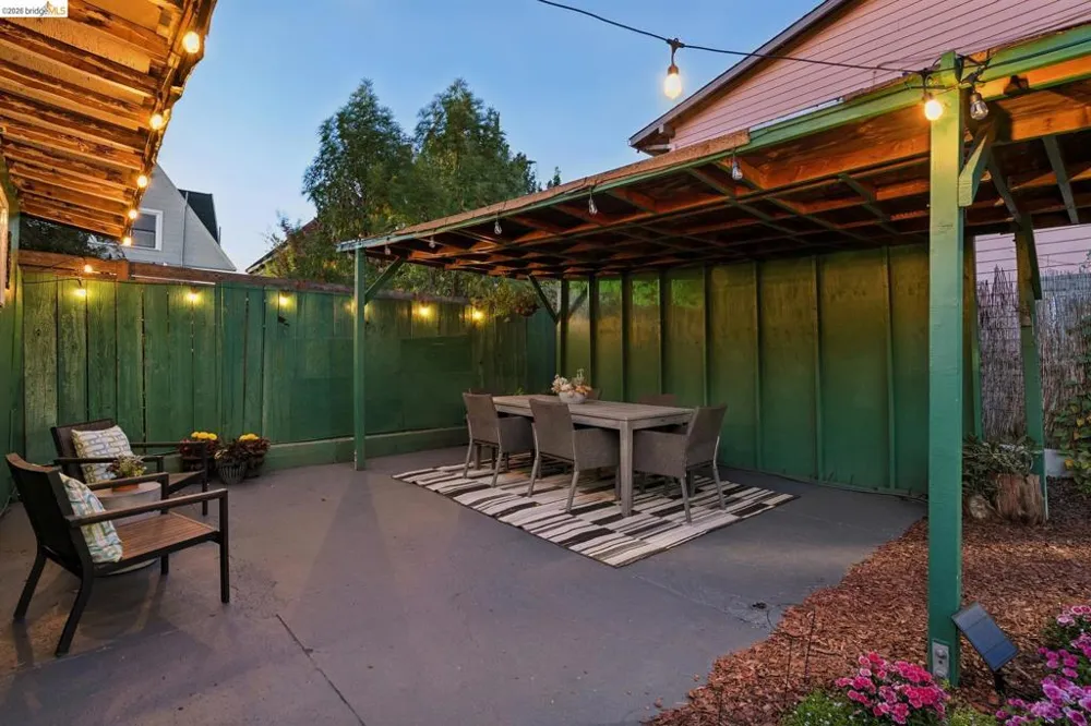 688 31St St Oakland, CA 94609