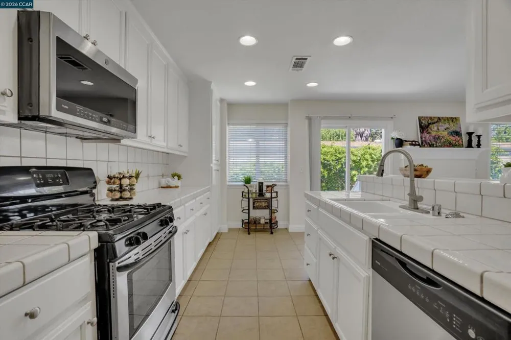 3190 Castro St Martinez, CA 94553