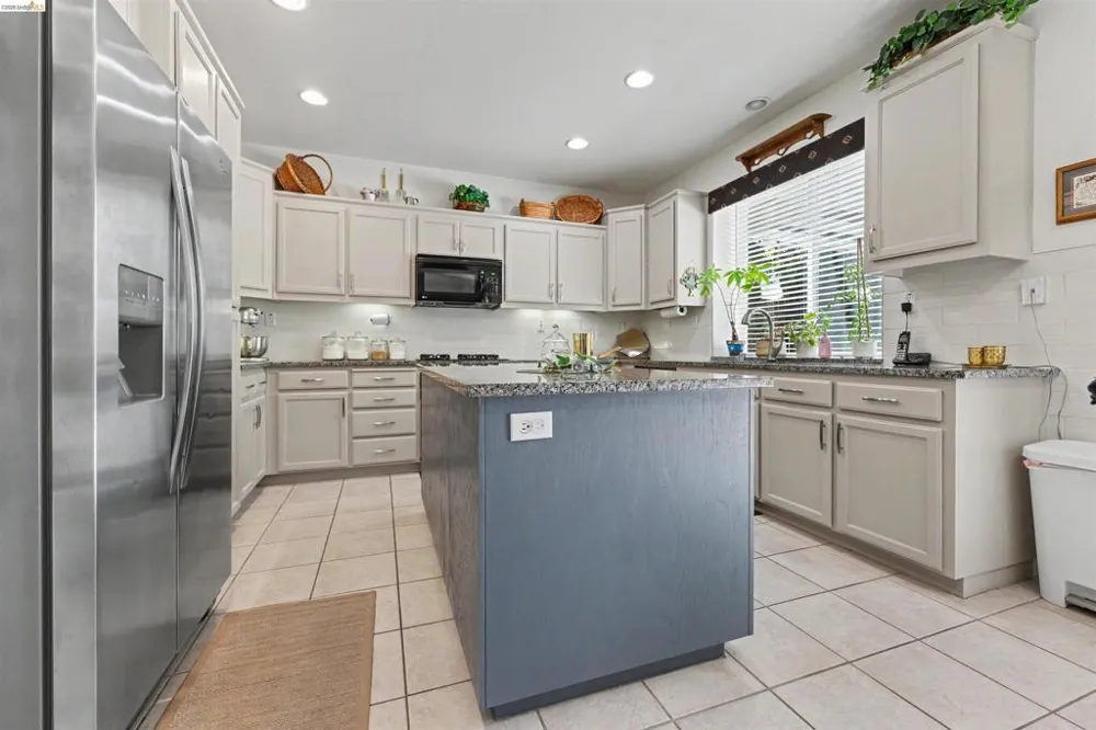 2434 Pearlite Way Antioch, CA 94531
