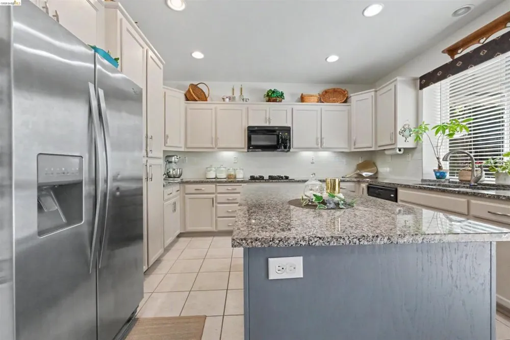 2434 Pearlite Way Antioch, CA 94531
