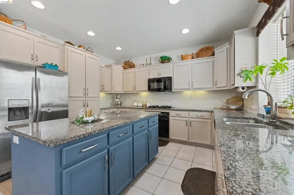 2434 Pearlite Way Antioch, CA 94531