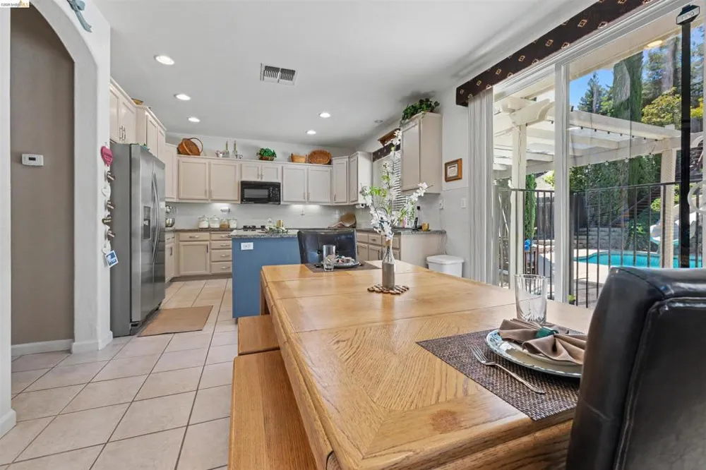 2434 Pearlite Way Antioch, CA 94531