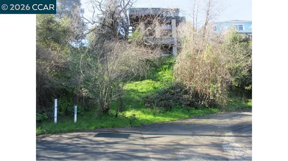 Crest Ave Richmond, CA 94801