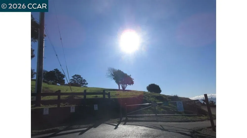 Crest Ave Richmond, CA 94801