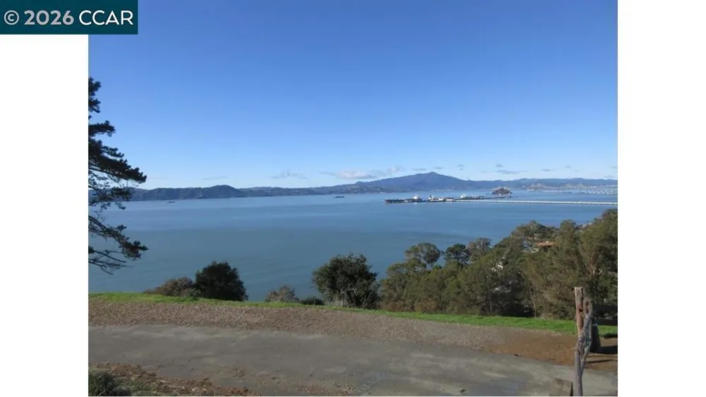 Crest Ave Richmond, CA 94801