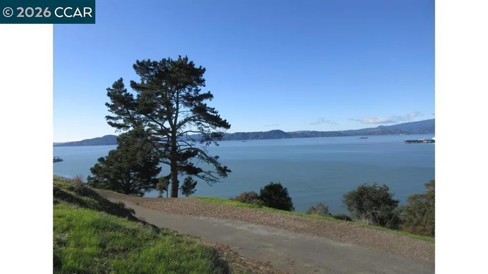 Crest Ave Richmond, CA 94801