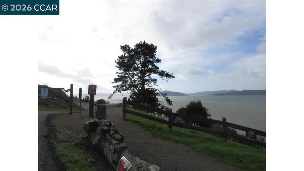 Crest Ave Richmond, CA 94801