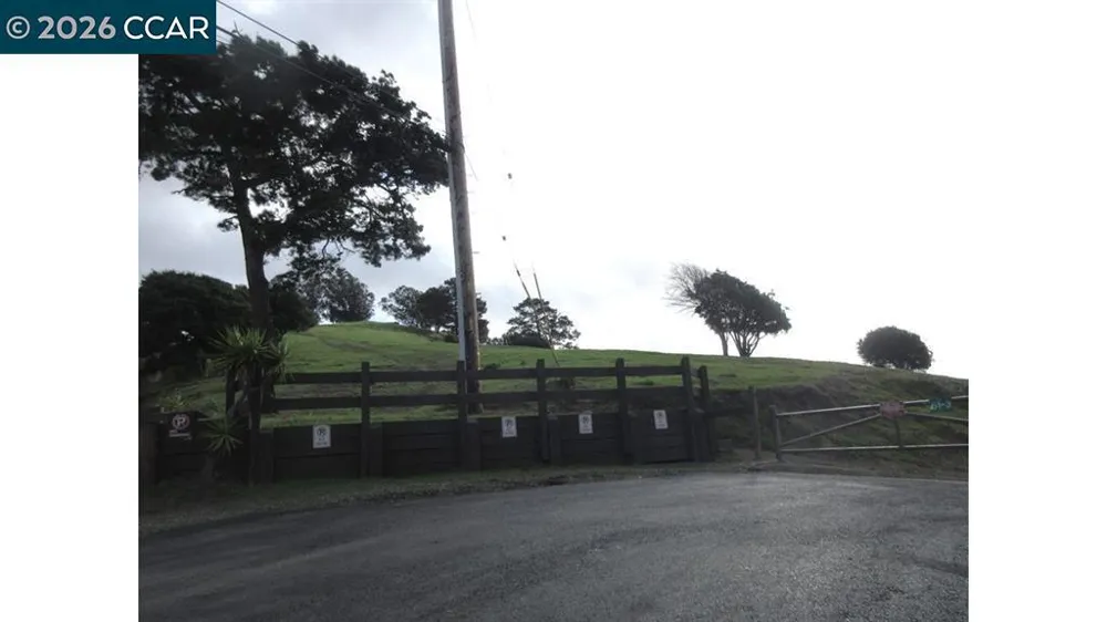 Crest Ave Richmond, CA 94801