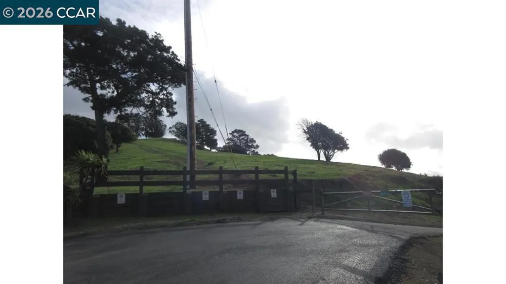 Crest Ave Richmond, CA 94801