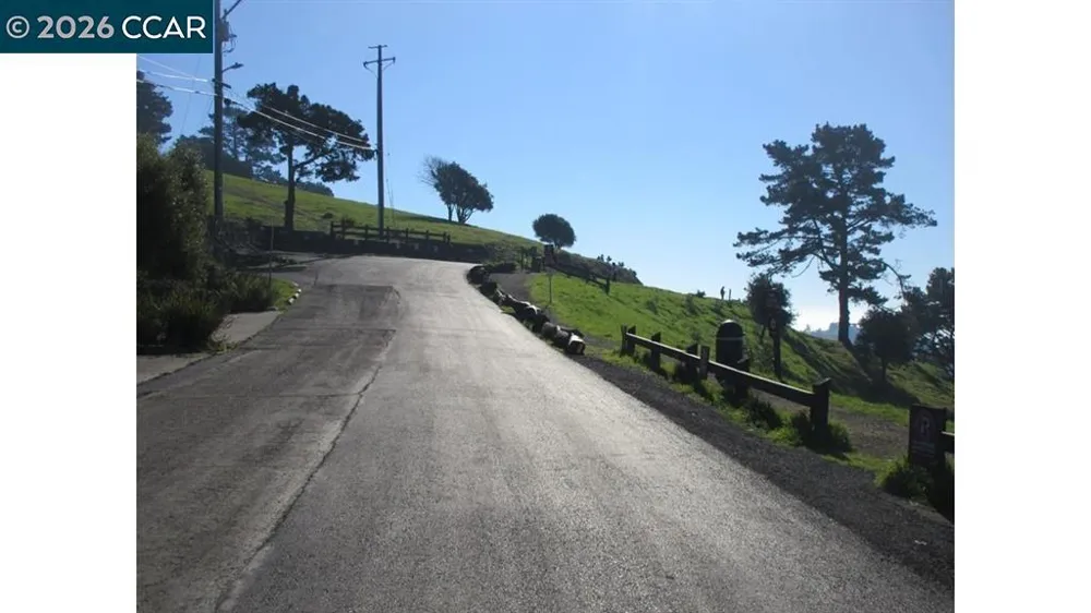 Crest Ave Richmond, CA 94801