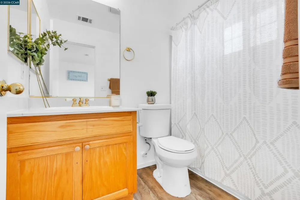 712 Daniels Ave Vallejo, CA 94590