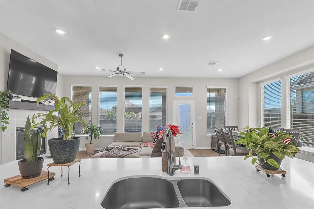 1140 Canuela Way Justin, TX 76247
