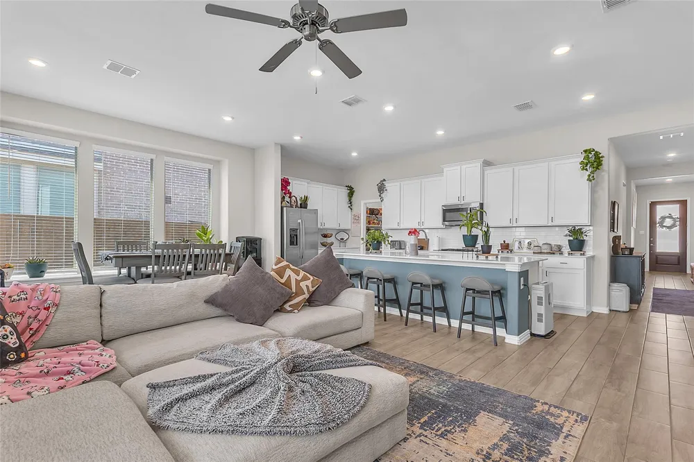 1140 Canuela Way Justin, TX 76247