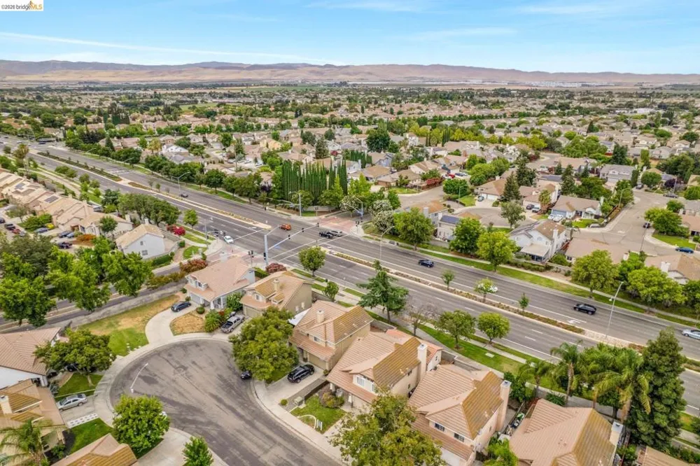 1553 Shadowood Ct. Tracy, CA 95376