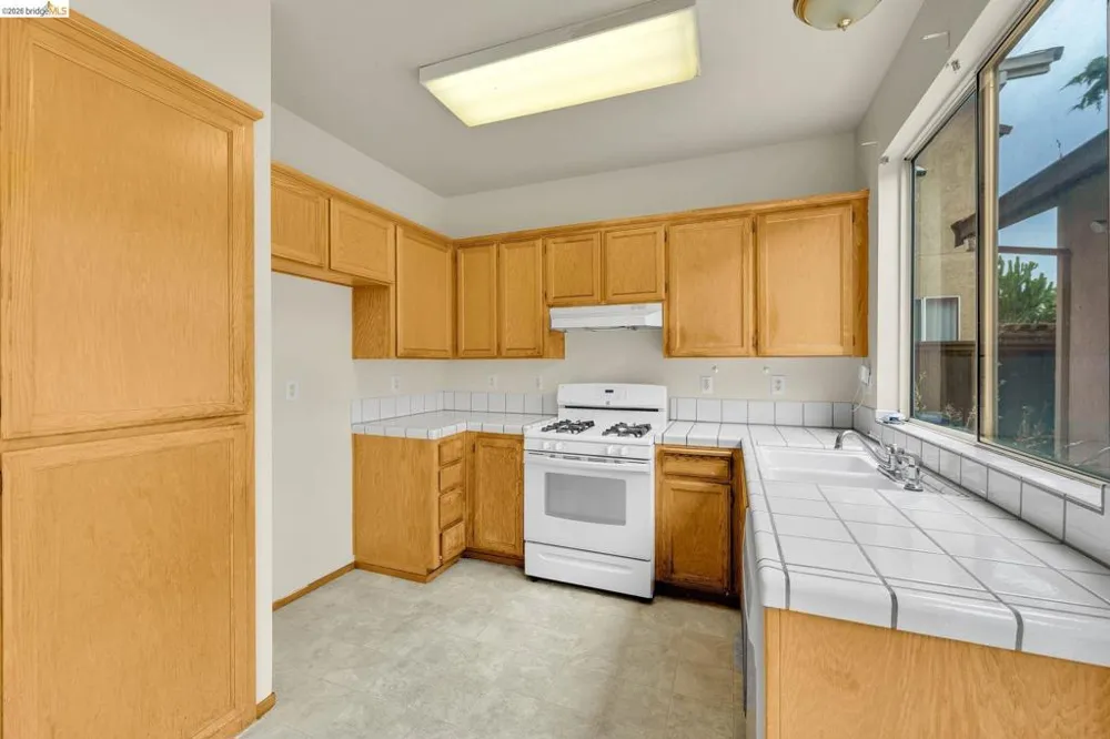 1553 Shadowood Ct. Tracy, CA 95376