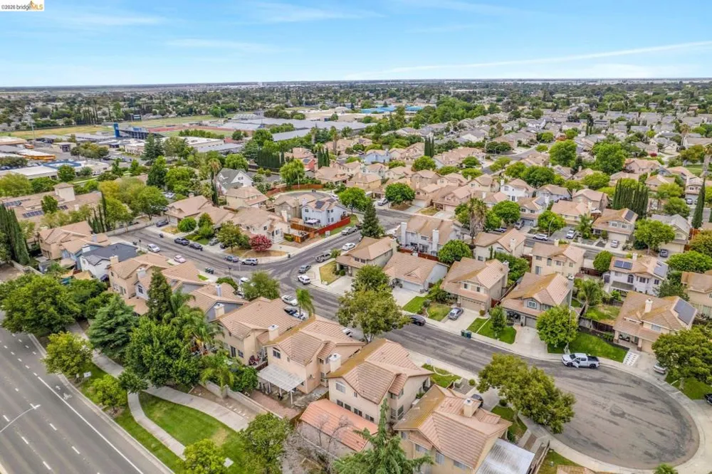 1553 Shadowood Ct. Tracy, CA 95376