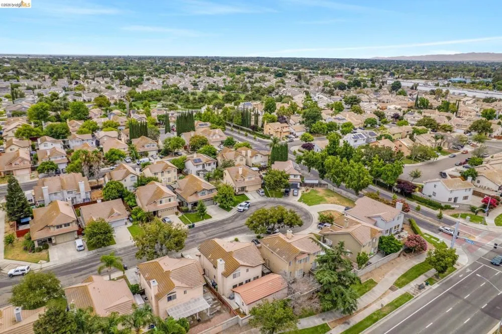1553 Shadowood Ct. Tracy, CA 95376