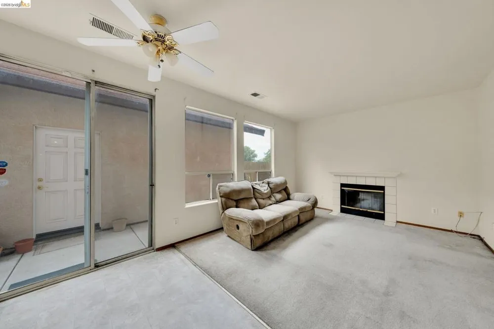 1553 Shadowood Ct. Tracy, CA 95376