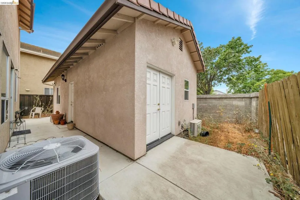 1553 Shadowood Ct. Tracy, CA 95376