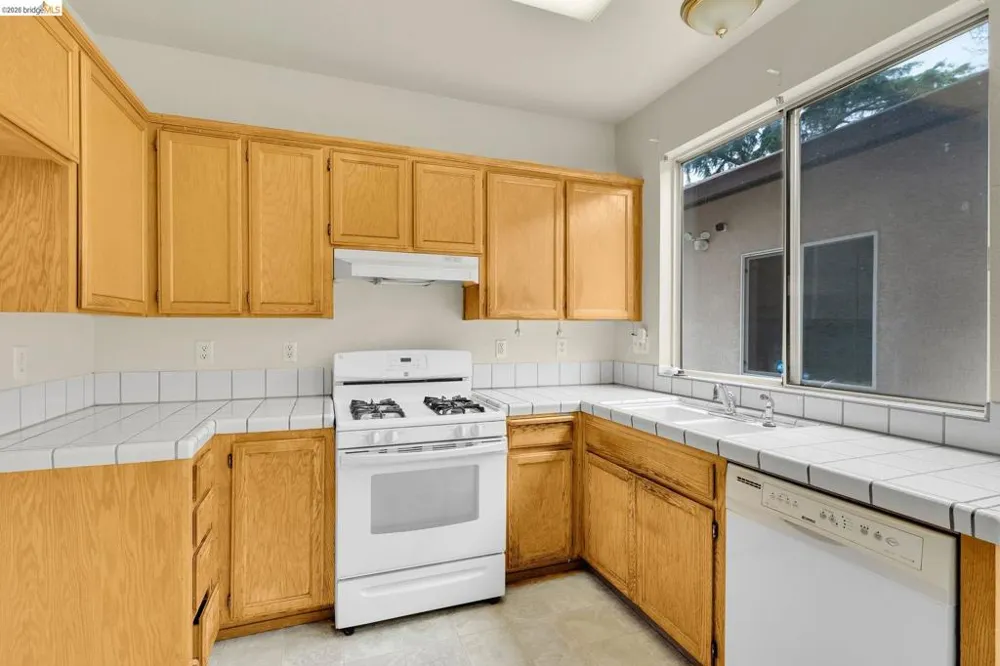 1553 Shadowood Ct. Tracy, CA 95376