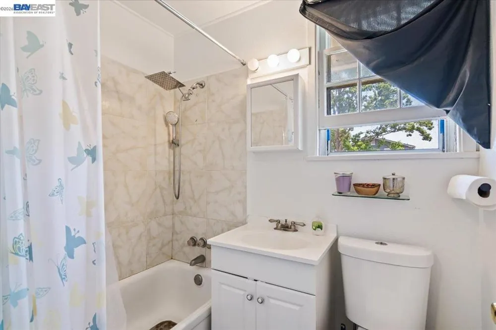 44 Parrott St Vallejo, CA 94590