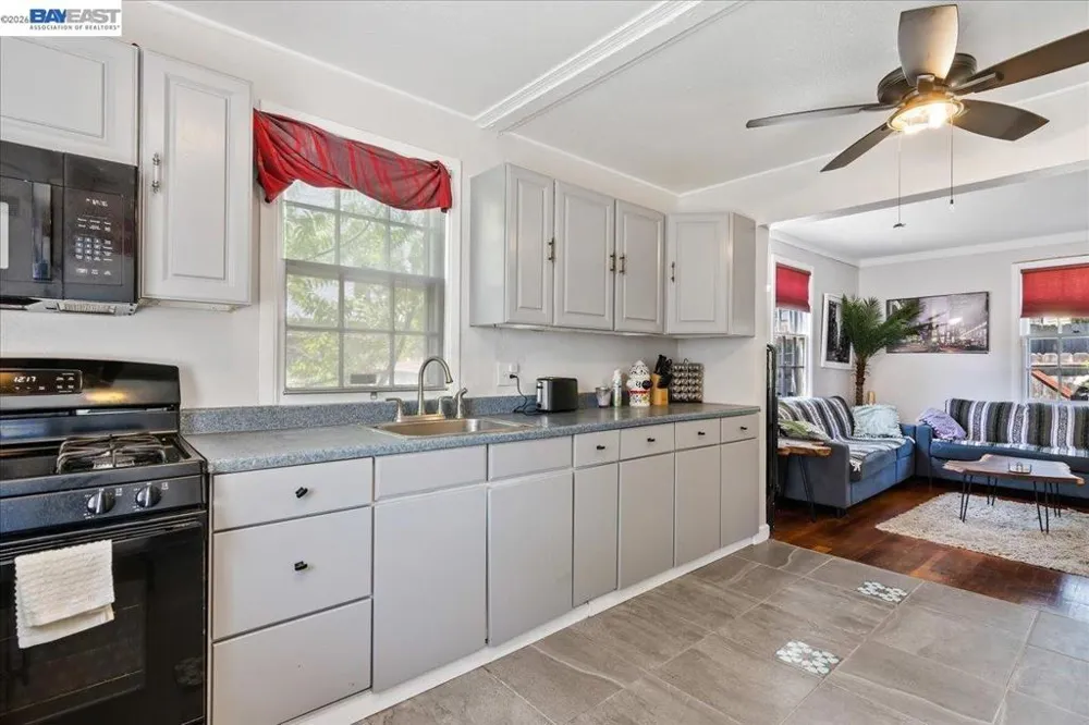 44 Parrott St Vallejo, CA 94590