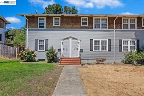 44 Parrott St