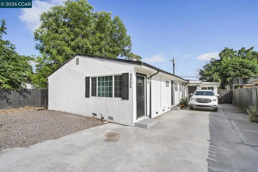 2225 E Myrtle St Stockton, CA 95205