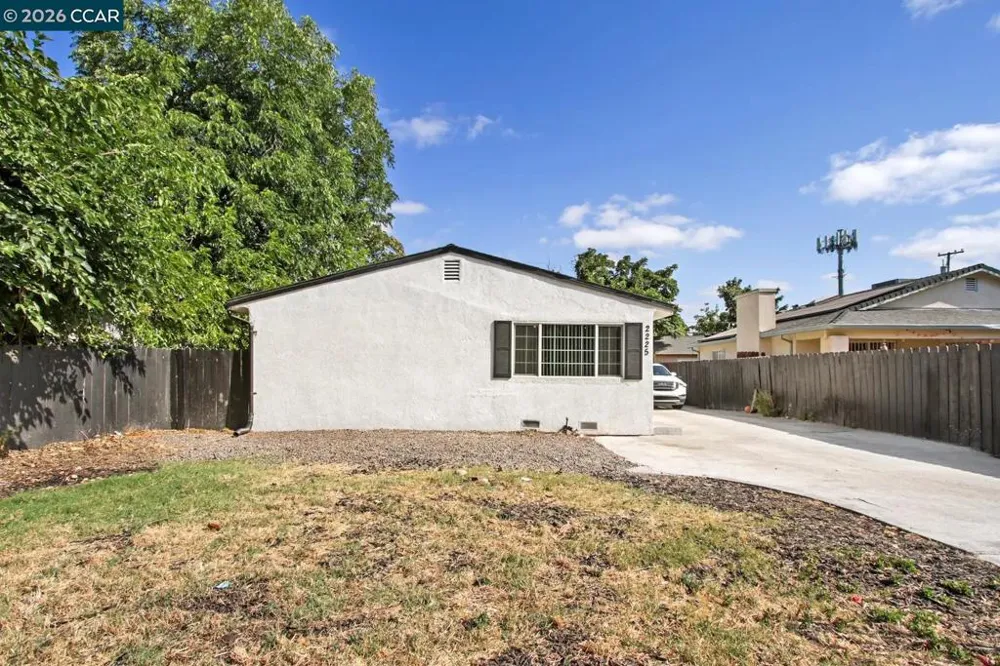 2225 E Myrtle St Stockton, CA 95205