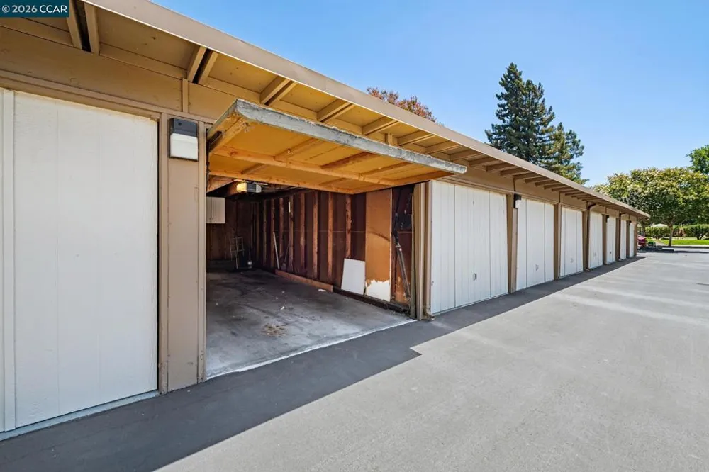 1885 Olmo Way Walnut Creek, CA 94598