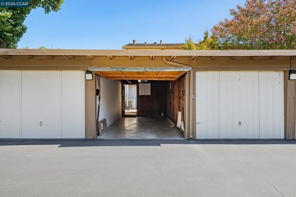 1885 Olmo Way Walnut Creek, CA 94598