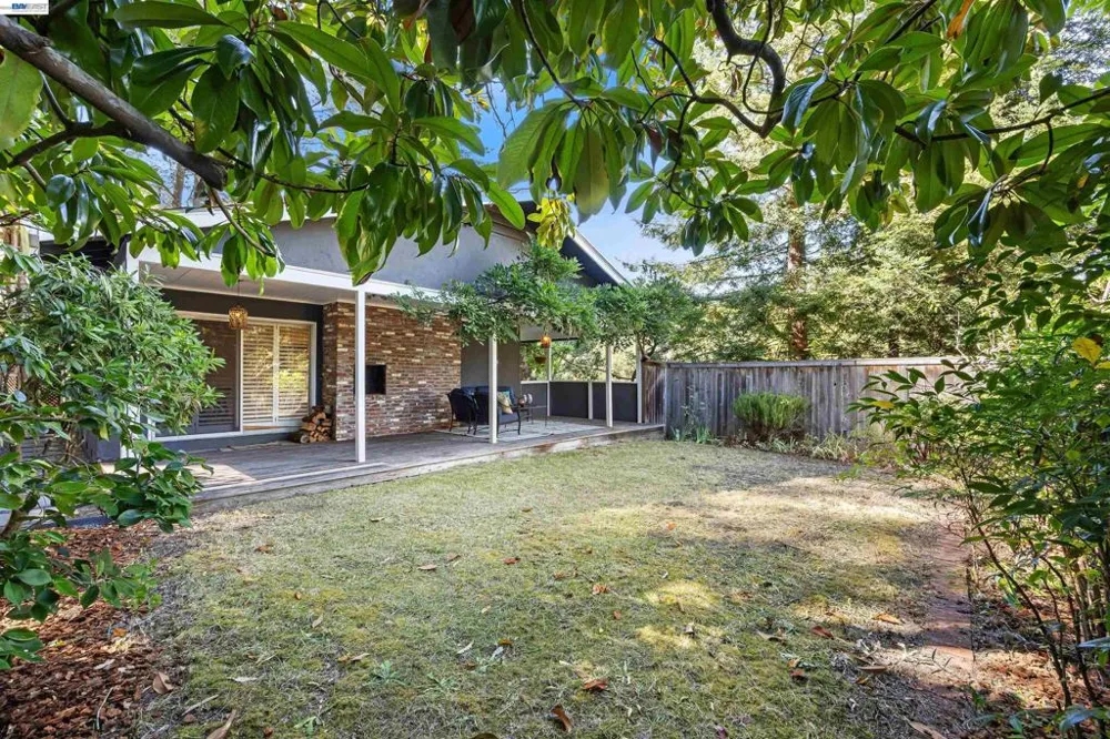 45 Sleepy Hollow Ln Orinda, CA 94563