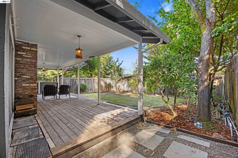 45 Sleepy Hollow Ln Orinda, CA 94563