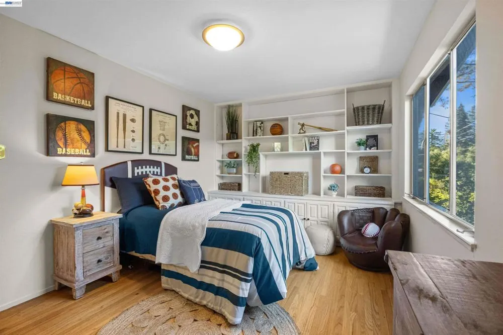 45 Sleepy Hollow Ln Orinda, CA 94563
