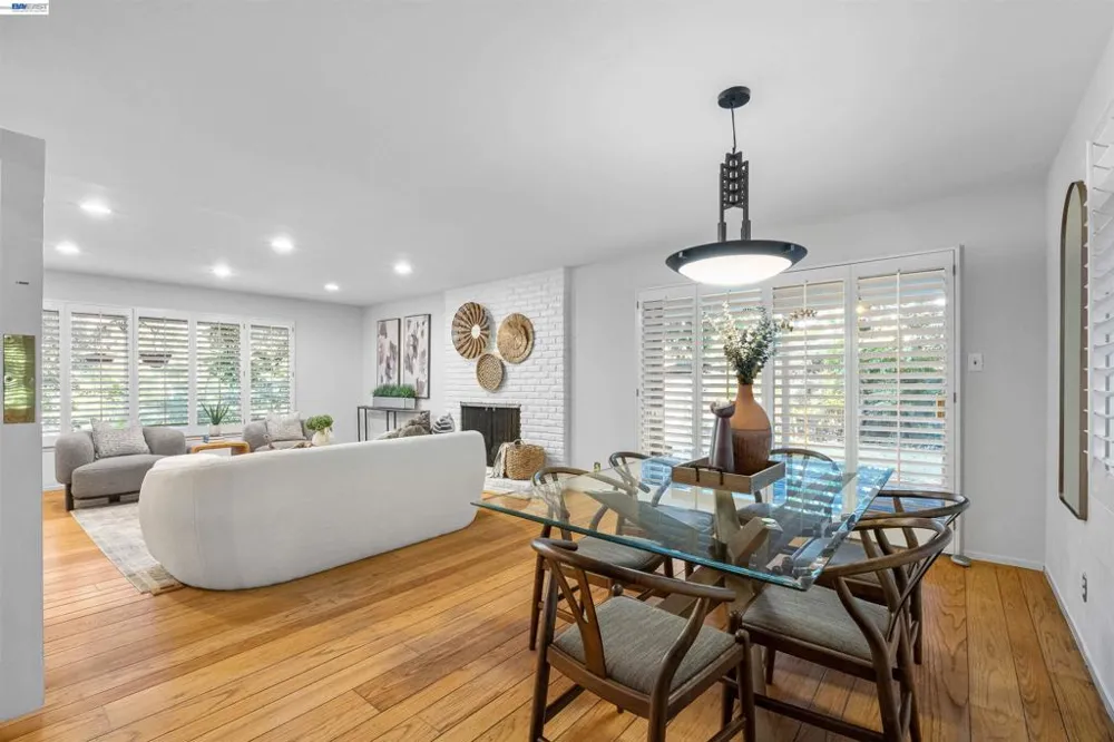 45 Sleepy Hollow Ln Orinda, CA 94563