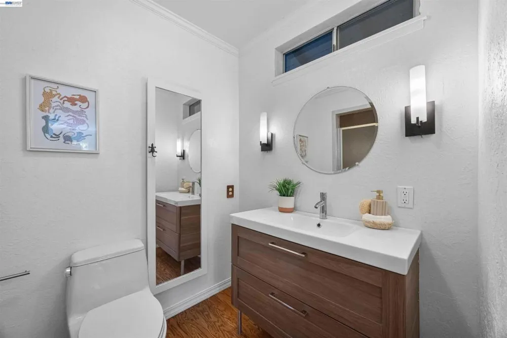 45 Sleepy Hollow Ln Orinda, CA 94563