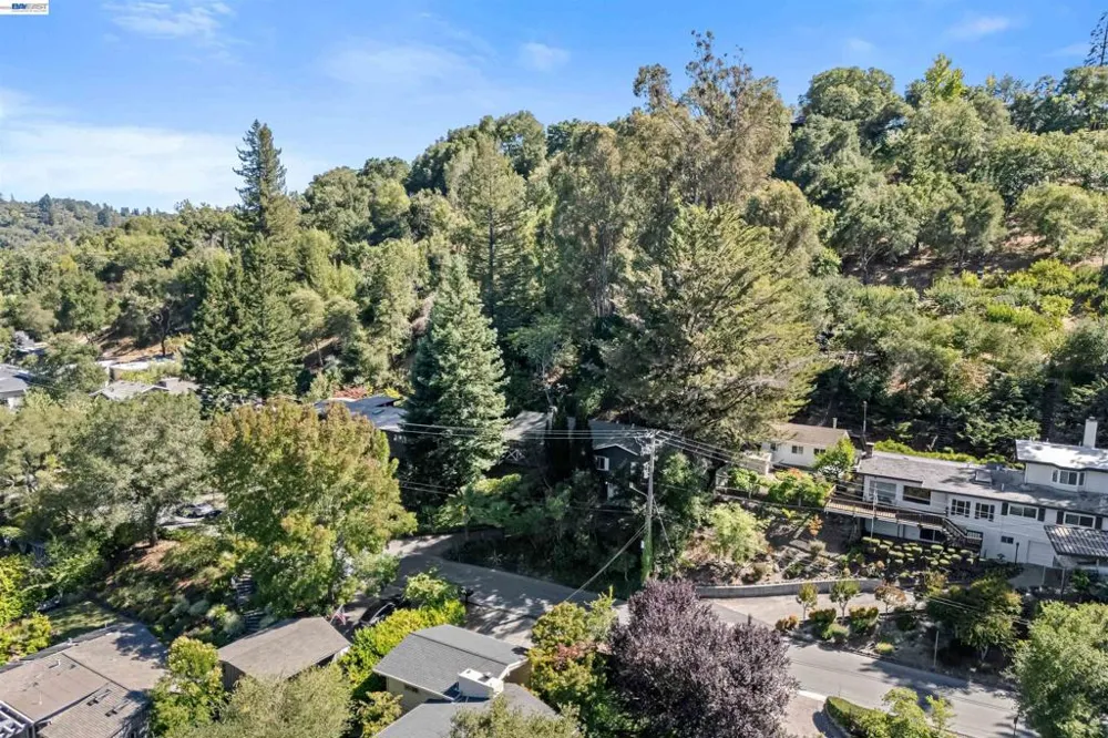 45 Sleepy Hollow Ln Orinda, CA 94563