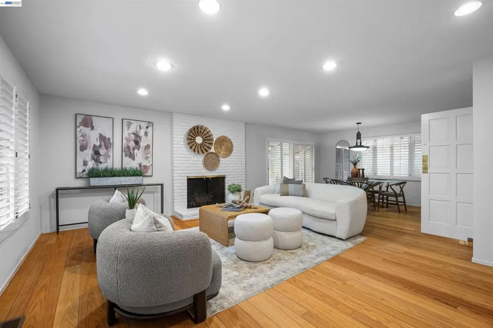 45 Sleepy Hollow Ln Orinda, CA 94563