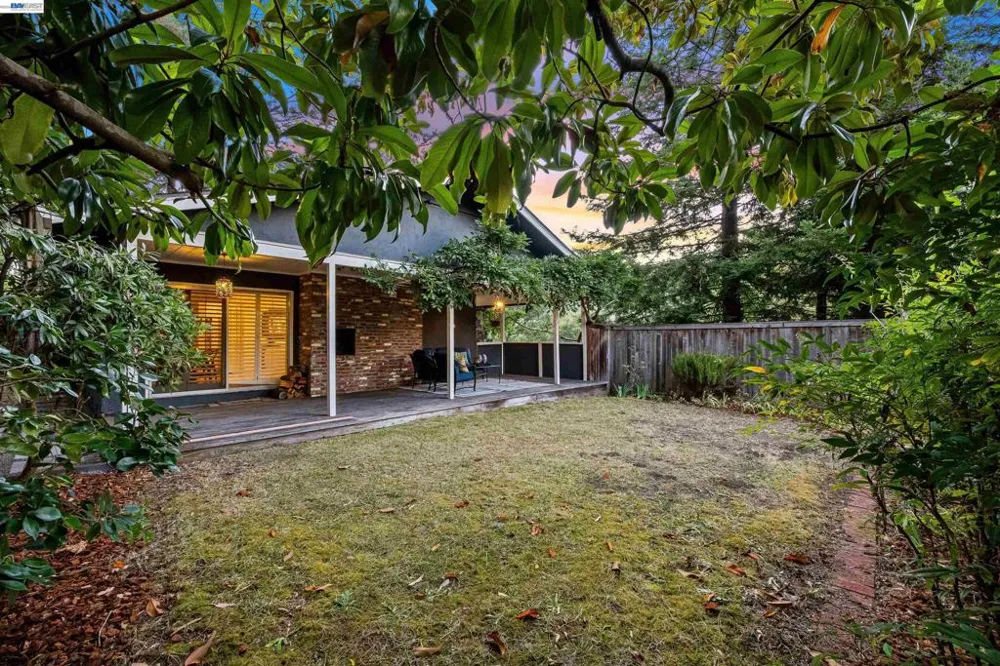 45 Sleepy Hollow Ln Orinda, CA 94563